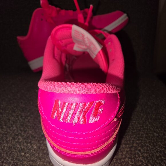 Nike Dunk Low Hyper Pink - Picture 2 of 6